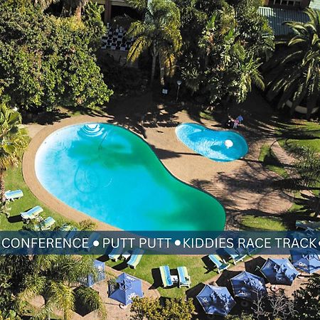 Safari Hotel & Convention Centre Ράστενμπεργκ Εξωτερικό φωτογραφία