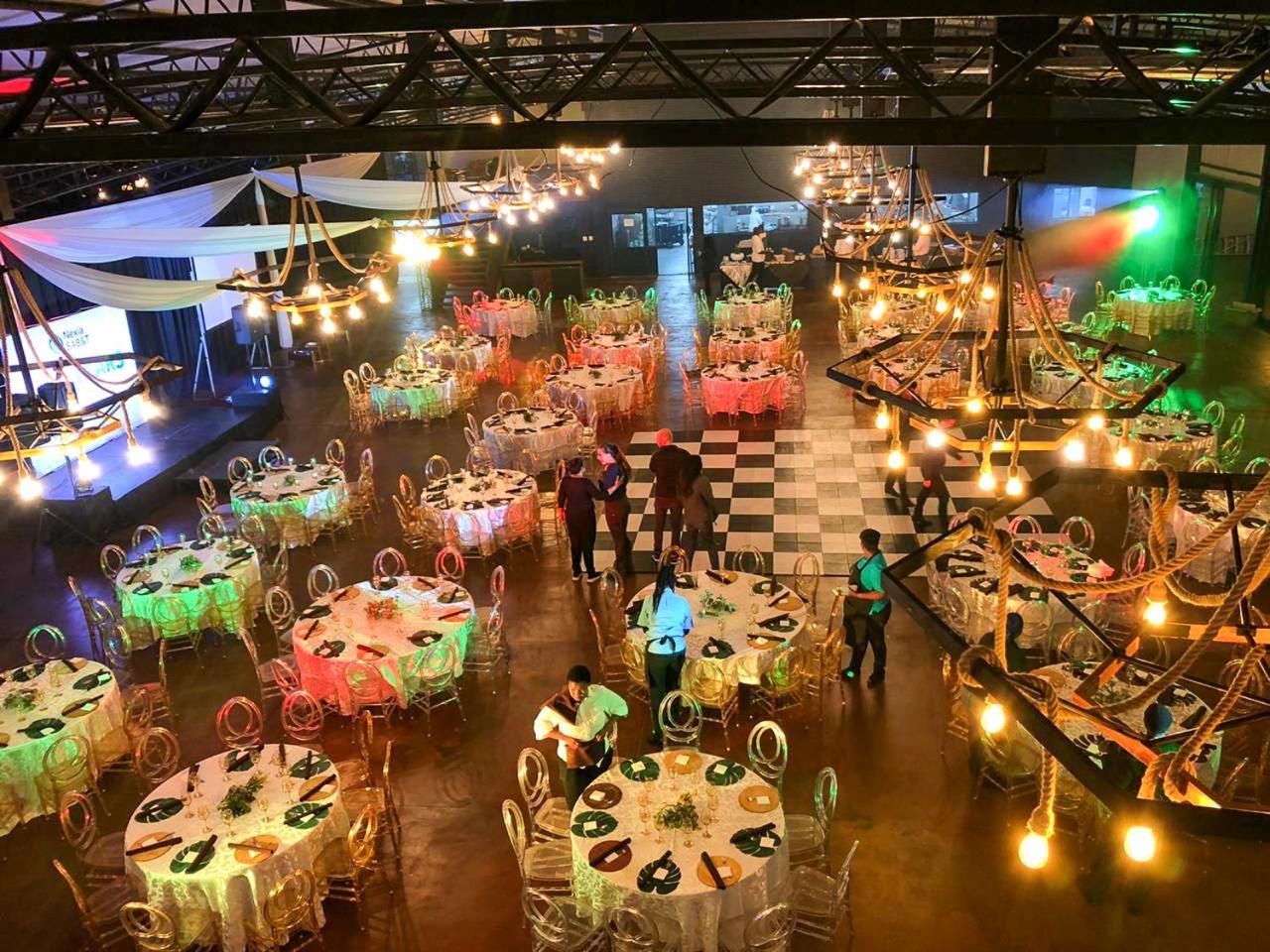 Safari Hotel & Convention Centre Ράστενμπεργκ Εξωτερικό φωτογραφία