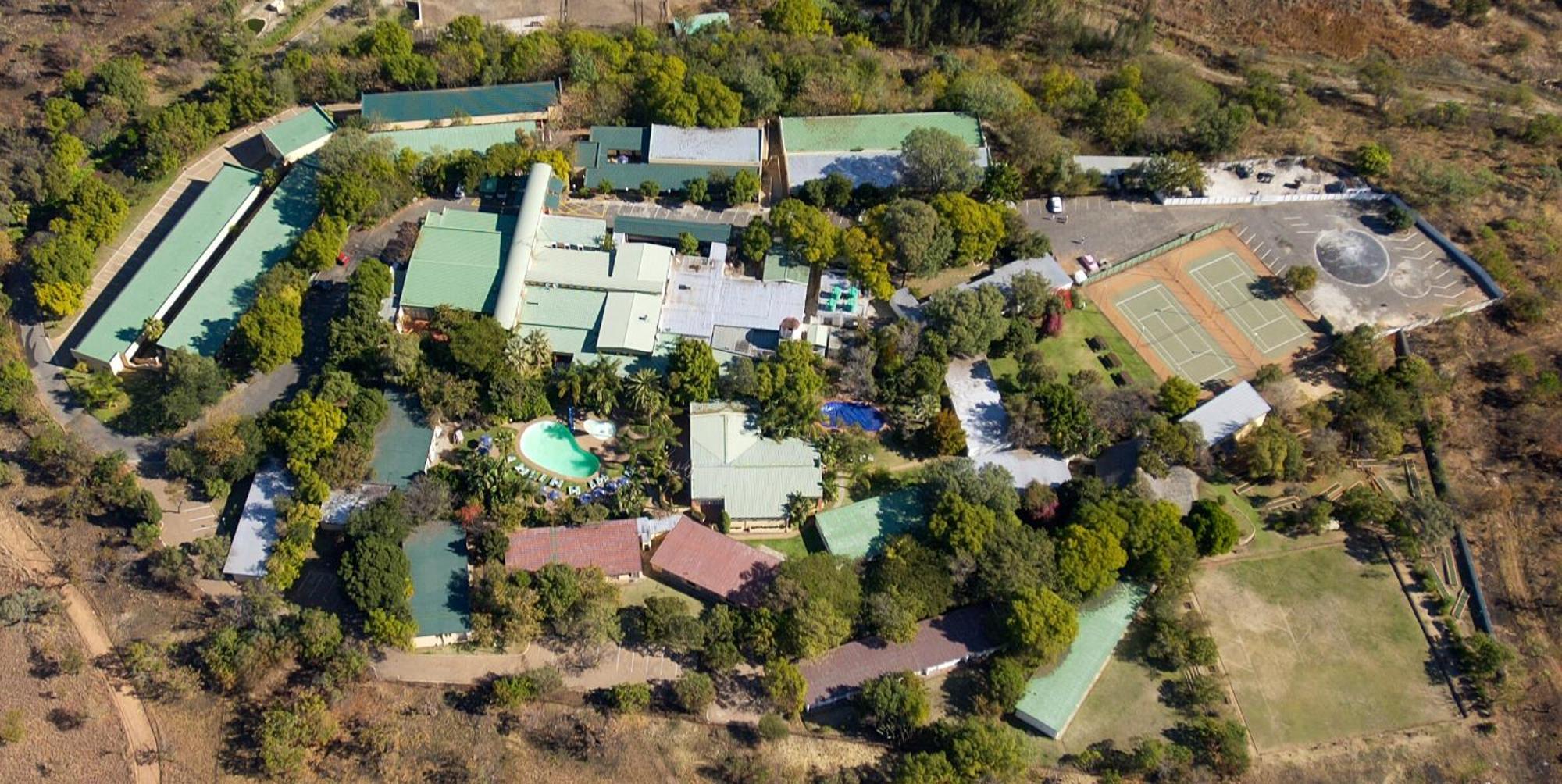 Safari Hotel & Convention Centre Ράστενμπεργκ Εξωτερικό φωτογραφία